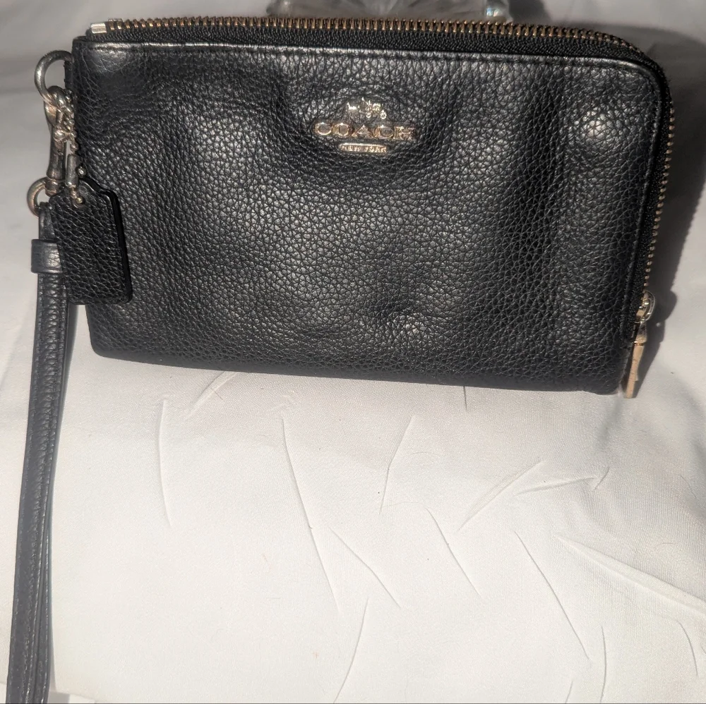 Coach Black Leather Wristlet Wallet Double Corners Zipper.53090